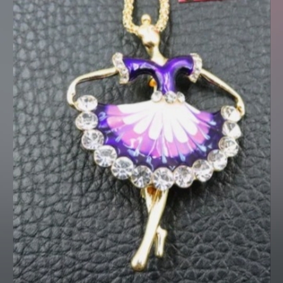 Elegant Purple Ballerina Pendant Necklace New Betsey Johnson - Picture 2 of 2